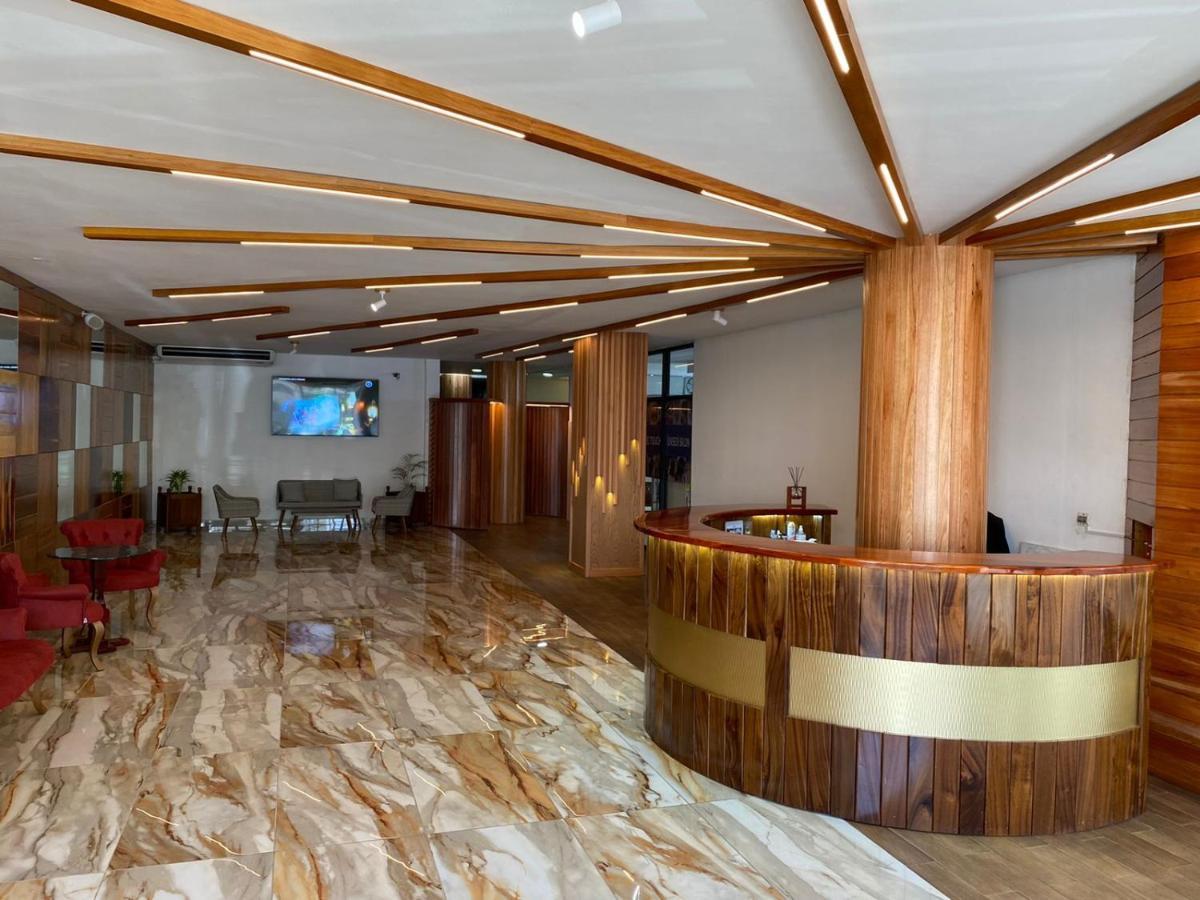 Murex Plaza Hotel & Suites Monrovia Extérieur photo