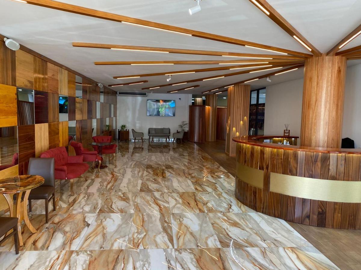 Murex Plaza Hotel & Suites Monrovia Extérieur photo