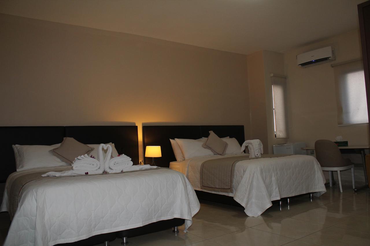 Murex Plaza Hotel & Suites Monrovia Extérieur photo