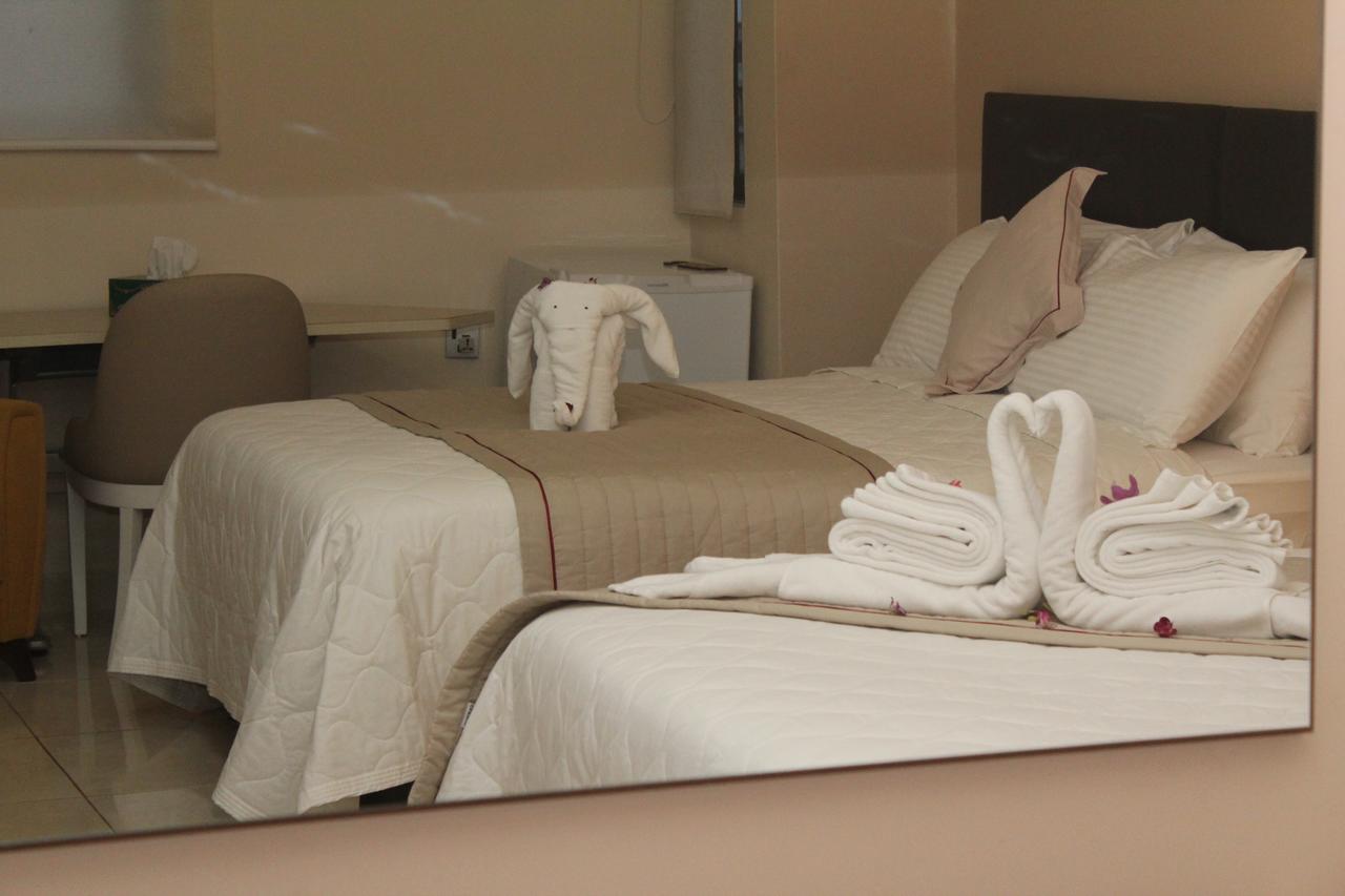 Murex Plaza Hotel & Suites Monrovia Extérieur photo