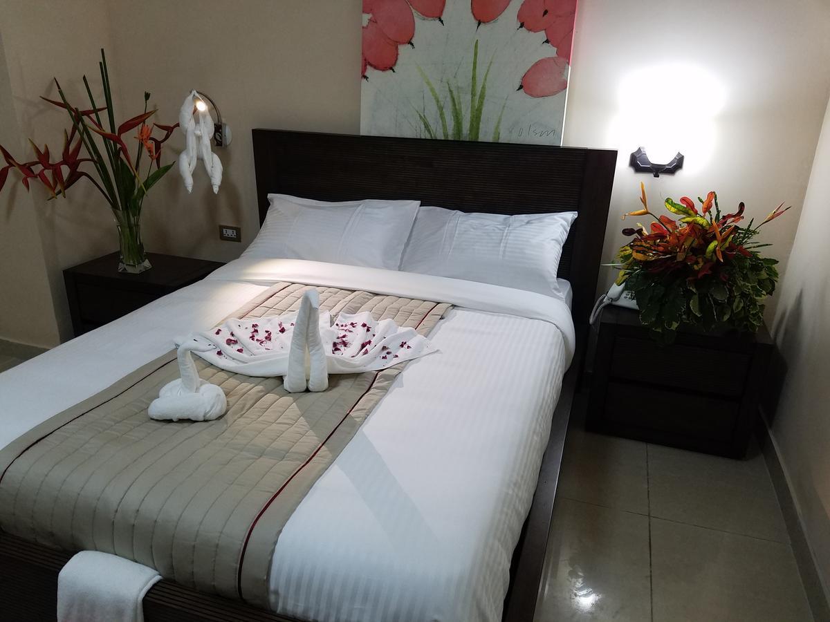 Murex Plaza Hotel & Suites Monrovia Extérieur photo